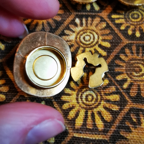 Set of Five Gold Tone and Pearlized Plastic Vintage Button Covers - Picture 6 of 11